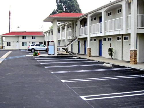 Motel 6-Anaheim CA - main image