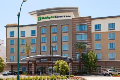 Holiday Inn Express & Suites Anaheim Resort Area an IHG Hotel - image 2