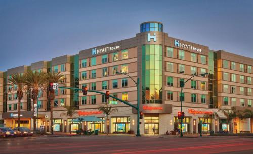 Hyatt House at Anaheim Resort/Convention Center - image 4