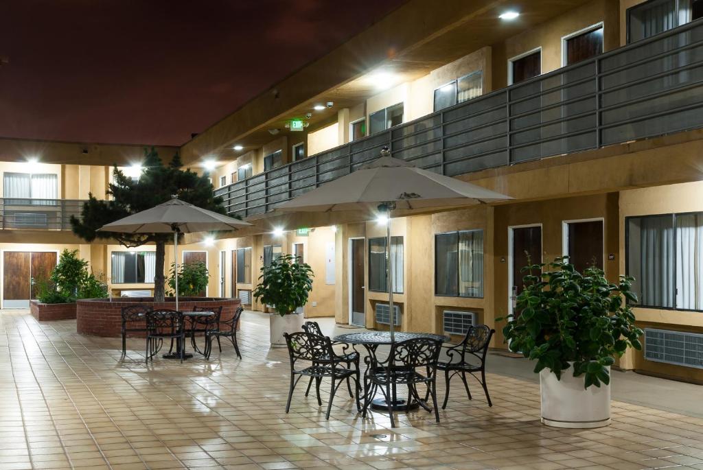 Gardena Terrace Inn - image 6