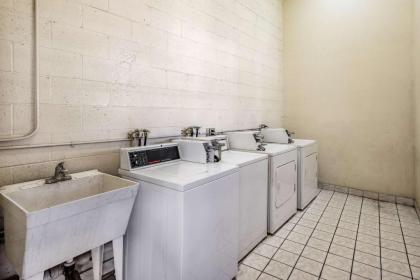 Motel 6-Gardena CA - South - image 9