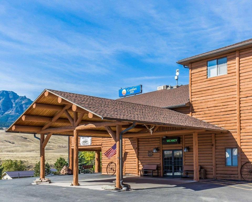 Comfort Inn Yellowstone North - main image