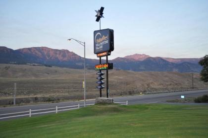 Yellowstone Village Inn and Suites - image 12