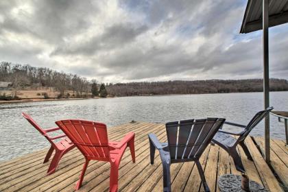 Family and Fisherman Friendly Home on Beaver Lake! - image 15