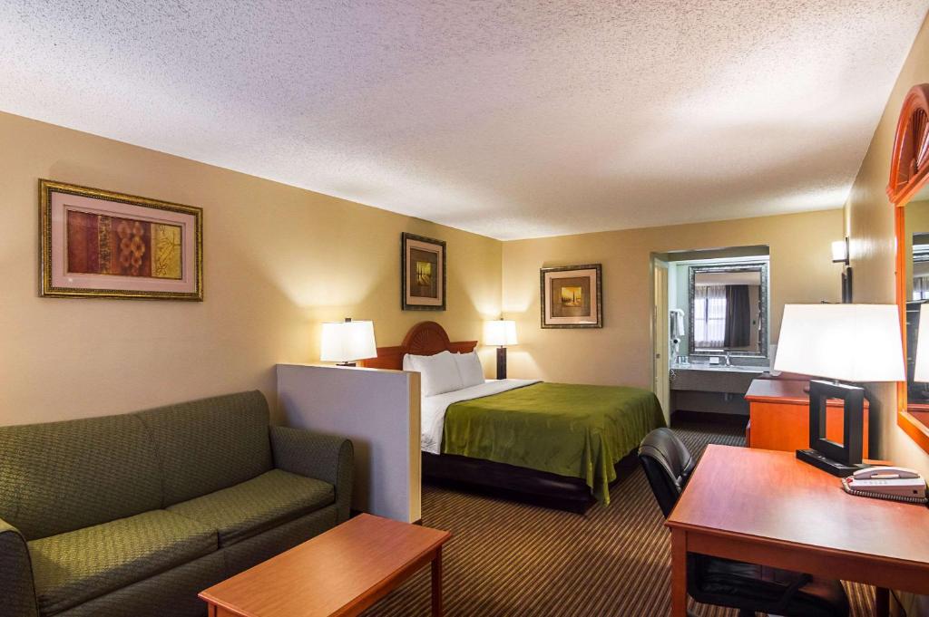 Quality Inn & Suites - Garland - image 2