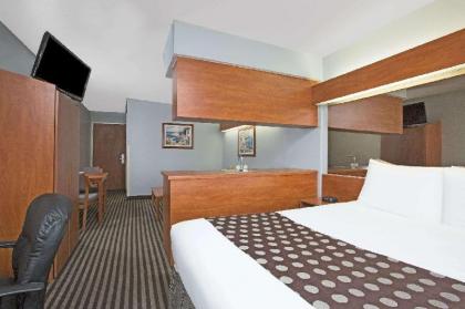 Microtel Inn & Suites by Wyndham Garland/Dallas - image 15