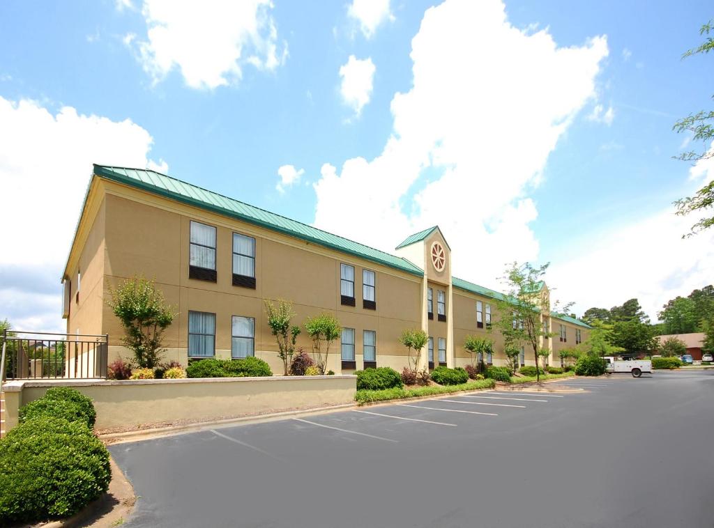 Best Western Plus Edison Inn - main image