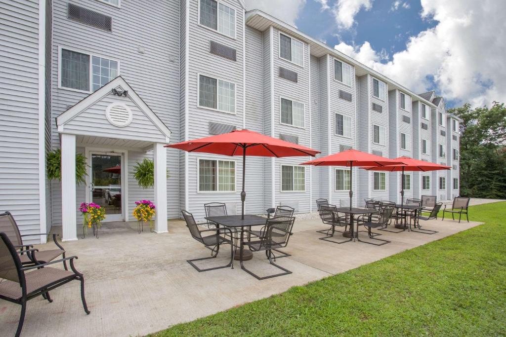 Microtel Inn and Suites Gassaway - image 6