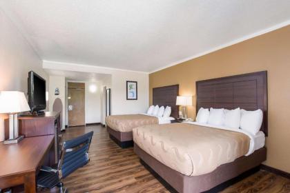 Quality Inn - image 4