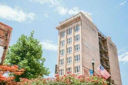 The Esquire Hotel Downtown Gastonia Ascend Hotel Collection - image 3