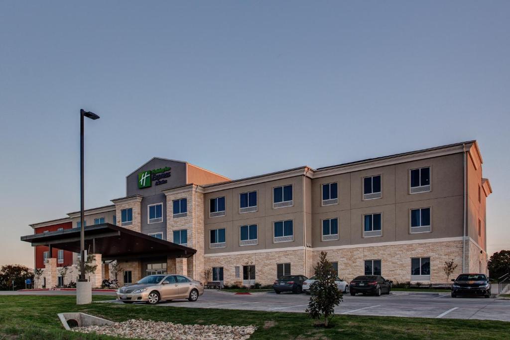 Holiday Inn Express & Suites Gatesville - N. Ft Hood an IHG Hotel - main image