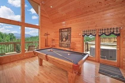 Knotty Pine Delight Holiday home - image 3