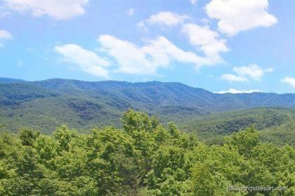 Wine Down Holiday home Gatlinburg Tennessee