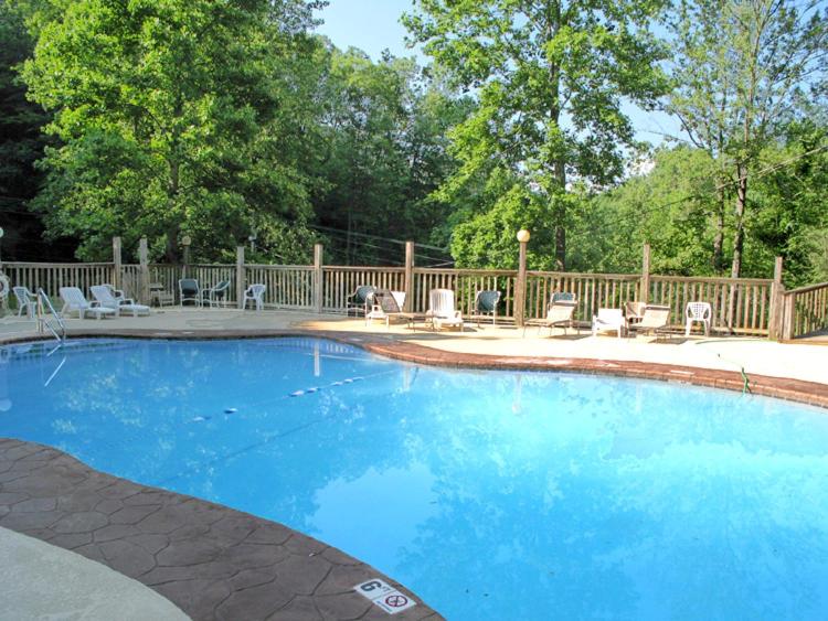 Mountain High View 3 Bedrooms Pool Access Fireplace WiFi Sleeps 8 - image 2