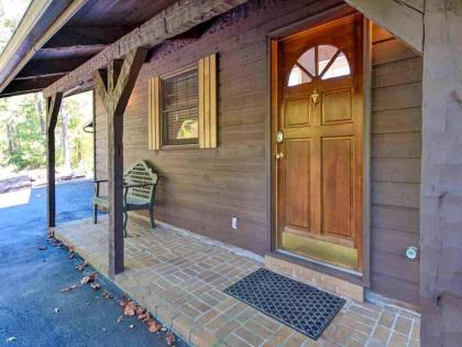 Woodshed 2 Bedrooms Sleeps 5 Mountain View Jetted Tub Pool Access - image 5