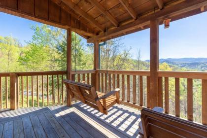 Sweet Surrender 1 Bedroom Hot tub WiFi Sleeps 2 Gatlinburg Tennessee