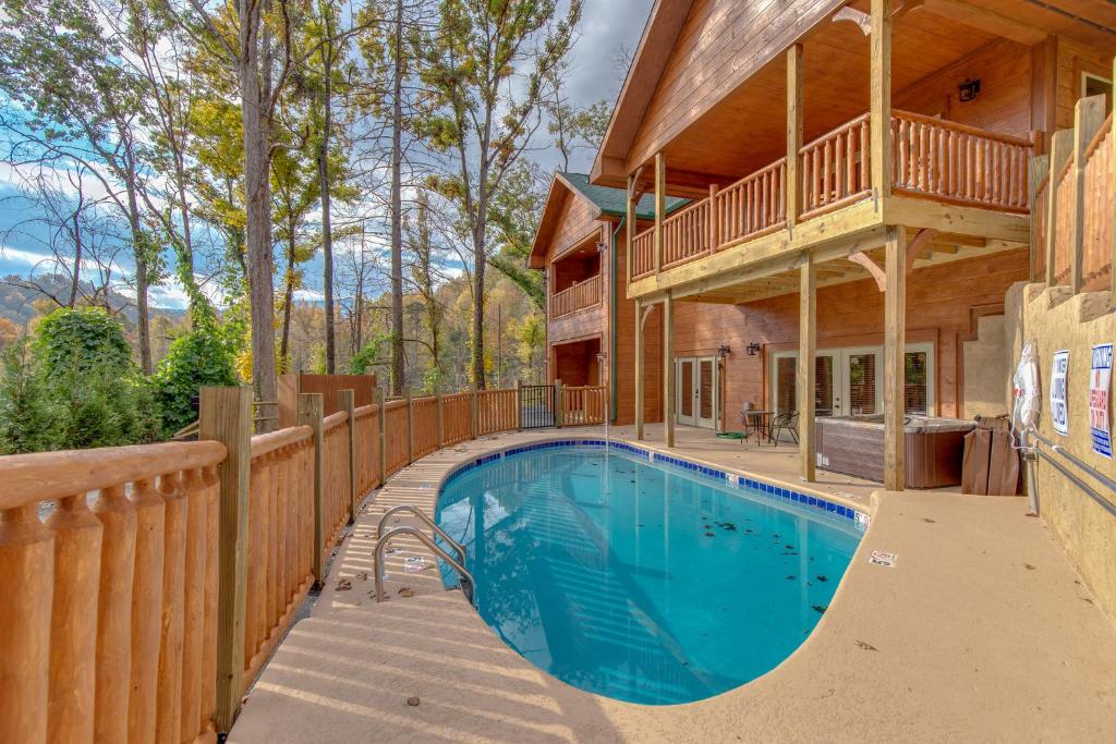 Smoky Mountain Splash 6 Bedroom Private Pool WiFi Pool Table Sleeps 18 - main image