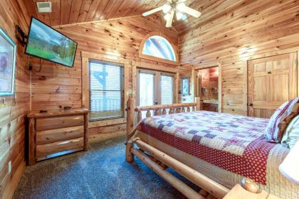 Hemlock Inn 8 Bedrooms Theater Room Pool Table Hot Tub Sleeps 38 - image 13