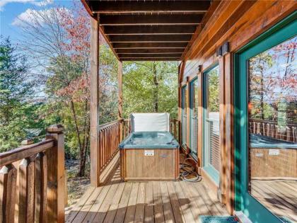 Heavens View 2 Bedrooms Sleeps 10 Hot tub Pool table Arcade Jacuzzi Gatlinburg Tenne