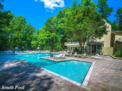 Rocky Top Lodge 6 Bedrooms Pool Access Hot Tub Mountain View Sleeps 14 - image 3