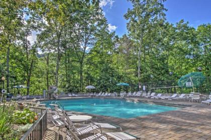 A-Frame Gatlinburg Home with Hot Tub 2 Mi to Parkway - image 4