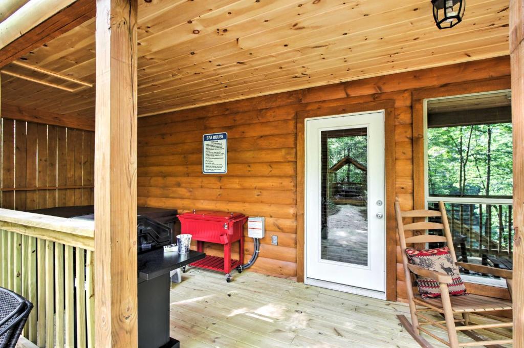 Cabin with Hot Tub and Game Room 5 Mi to Gatlinburg! - image 5