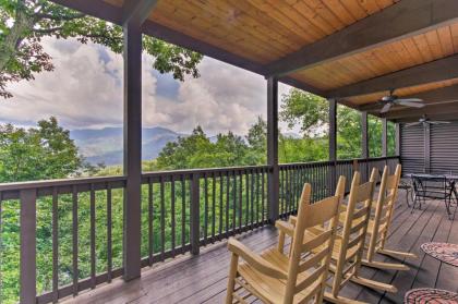 Chateau Sur Lamont Gatlinburg Cabin with Hot tub Tennessee