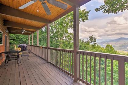 Chateau Sur Lamont Gatlinburg Cabin with Hot Tub! - image 3