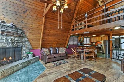 A-Frame Gatlinburg Cabin with Deck and Private Hot Tub - image 5