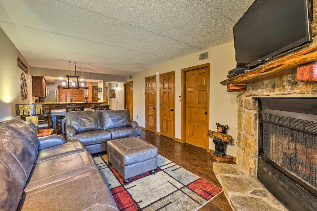 Chalet Village Upper Alpine Condo with Pool Access! - image 3