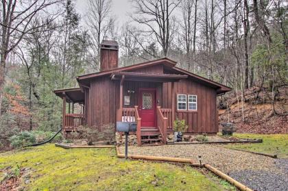 Private Gatlinburg Cabin Pet Friendly with Hot tub