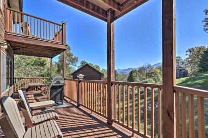 Deluxe Gatlinburg Retreat with Hot tub and mtn Views Tennessee