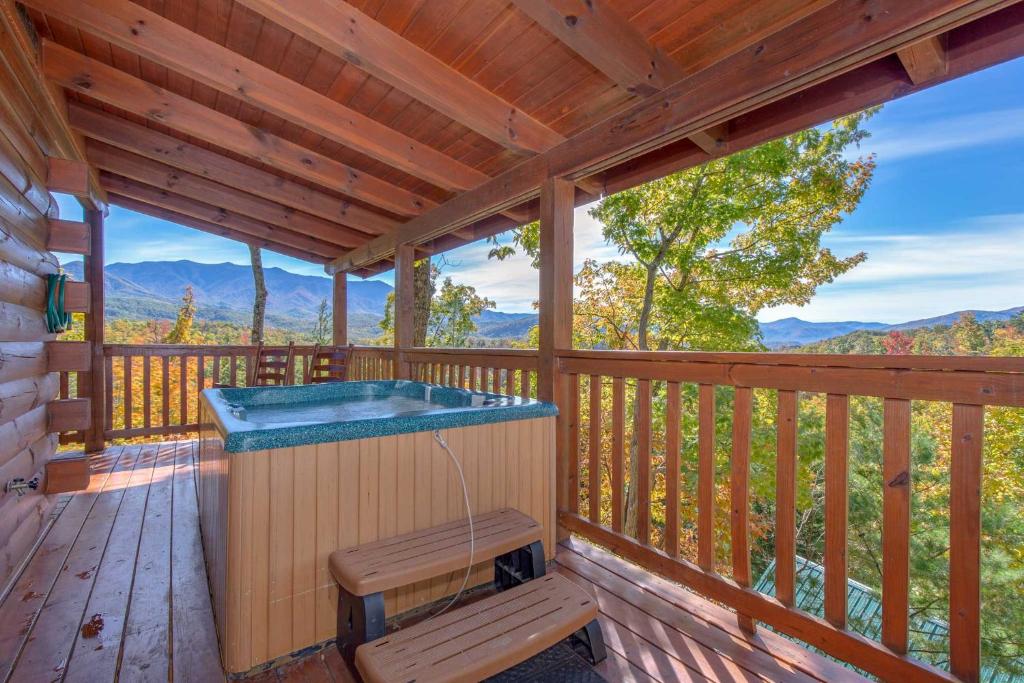 Breathtaking View Cabin with Covered Deck and Hot Tub - image 2