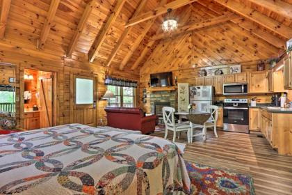 Romantic Gatlinburg Studio Cabin with Hot Tub and Deck - image 15