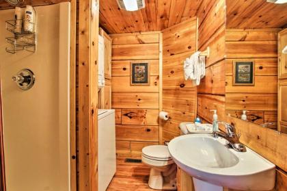 Gatlinburg Mountainside Escape with Outdoor Hot Tub! - image 6