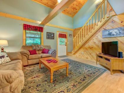 Eagle Creek 2 Bedrooms Hot tub Porch Sleeps 6 Gatlinburg