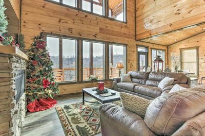 Smoky mtn Hideaway with Hot tub Deck and Gorgeous View Tennessee