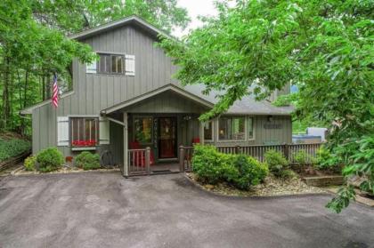 A Southern Point Of View   3 Bedrooms 2 Baths Sleeps 8 cabin Gatlinburg