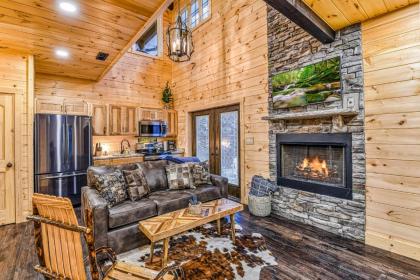 Alpine Creekside Chalet - image 2