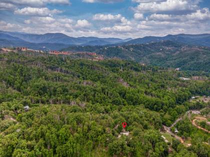 Hand Hewn Hideaway Stunning Gatlinburg Cabin with Hot Tub Table Games and Outdoor Oasis - image 2