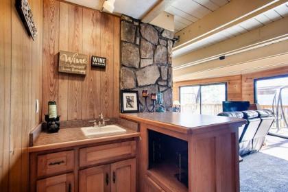 Bear View Chalet with hot tub and near Ober - image 12