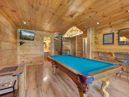 Bear Crossing Cabin 4BRs 3 Pools Hot Tub Pool Table WI-FI Sleeps 12 - image 10