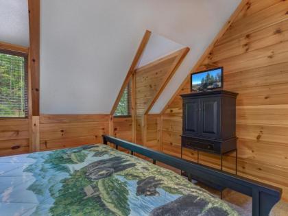 Bear Crossing Cabin 4BRs 3 Pools Hot Tub Pool Table WI-FI Sleeps 12 - image 14