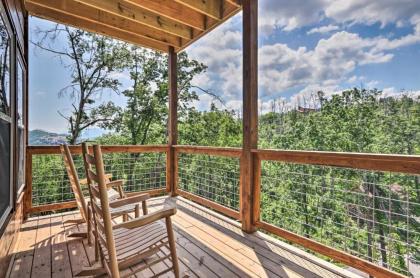 Modern Gatlinburg Cabin with Hot Tub Game Room