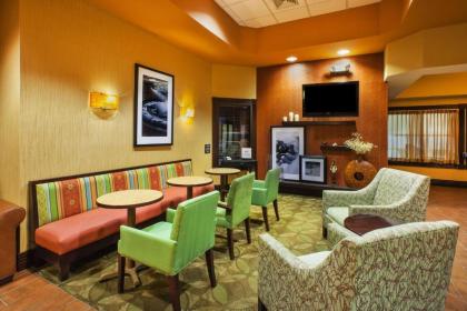 Hampton Inn Gaylord - image 9