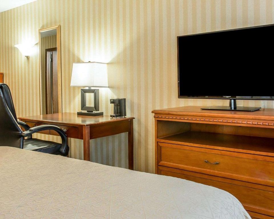 Quality Inn of Gaylord - image 3