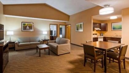 Best Western Gaylord - image 13