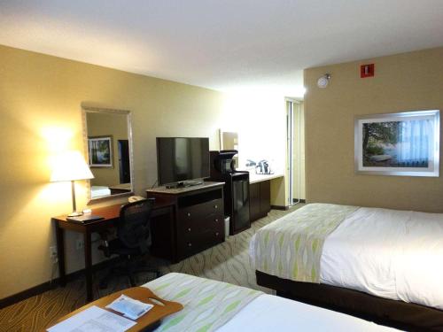 Best Western Gaylord - image 6