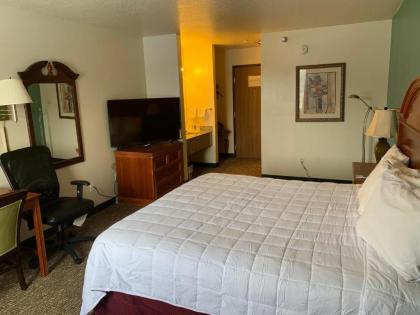 Americas Best Value Inn - Gaylord - image 10