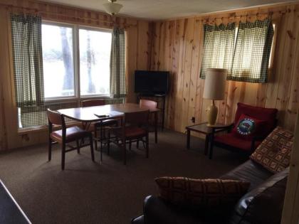 Dixon Lake Resort Motel - image 3